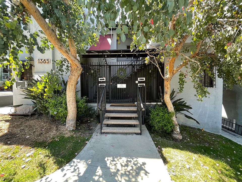 1st image of 1365 Edgecliffe Dr APT 1