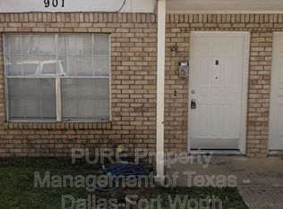 901 S Mesquite St APT B, Arlington, TX 76010