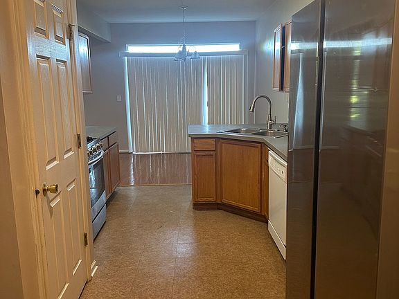 3rd image of 1159 Coventry Cir