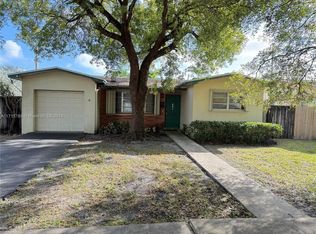 821 E Chaminade Dr, Hollywood, FL 33021