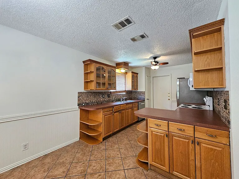 3201 Paintrock Dr — Photo 6