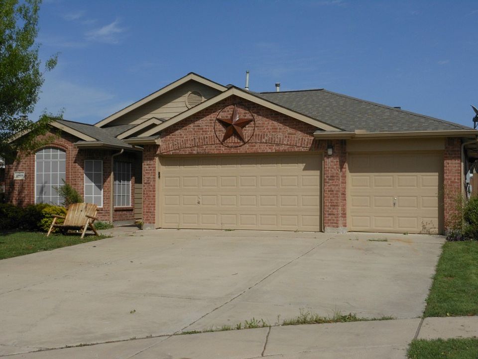 1st image of 1009 Swan Cir