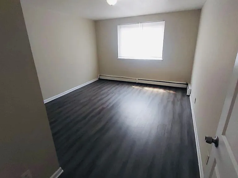 57 Huntington St #2B — Photo 1