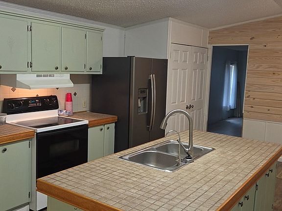 2nd image of 461 NE 432nd Ave