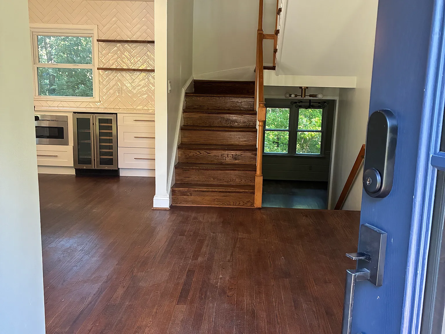 5 bed, 2.5 bath, 3453 sqft, $6,000 — Photo 2
