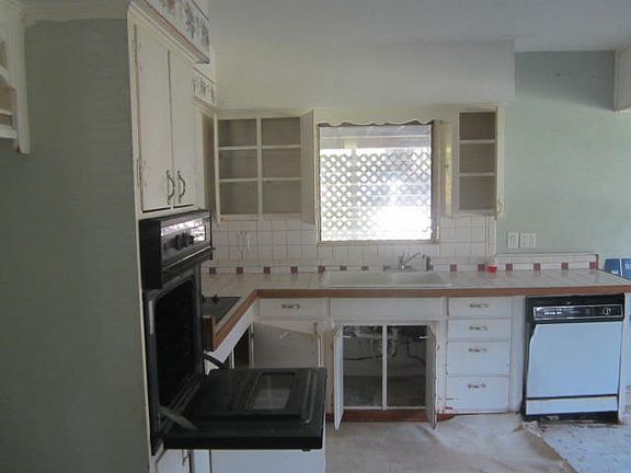 5th image of 311 Longwood Dr