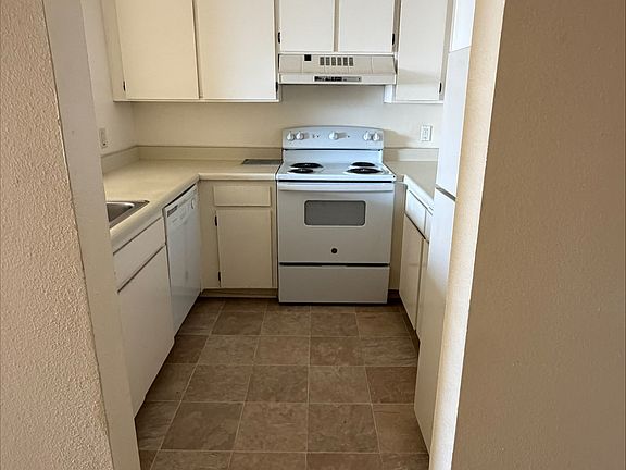 4th image of 4857 College Ave #301