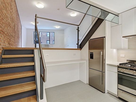 4th image of 259 W 10th St APT 4B