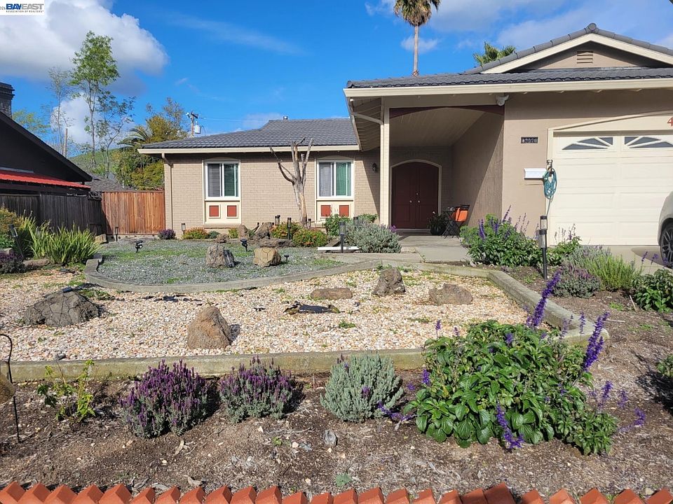1st image of 42170 Camino Santa Barbara