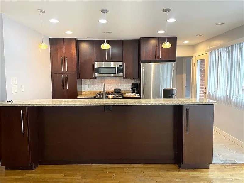 3 bed, 2.5 bath, 1478 sqft, $3,495 — Photo 2