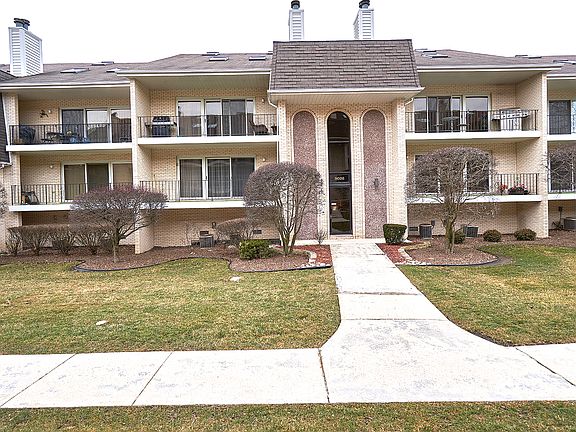 2nd image of 9026 Del Prado Dr APT 1S