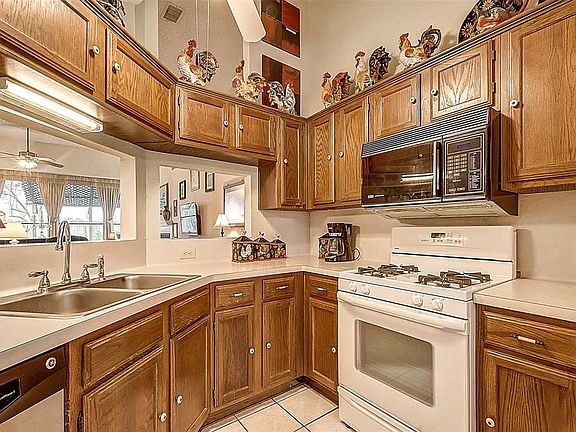4th image of 2538 Lakefield Way