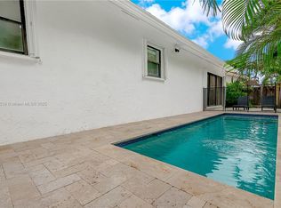 216 SE 9th St #1, Dania, FL 33004