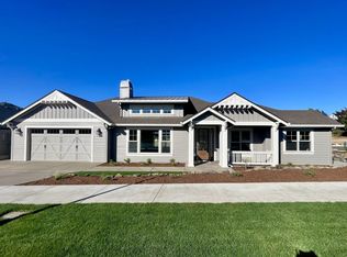 558 Autumn Hills Dr, Medford, OR