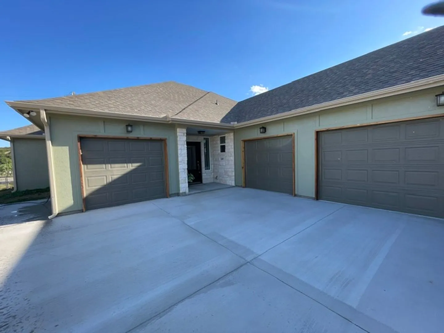 Luxury New Consturction--3 Bedroom, 2 Bathroom, Garage — Photo 2