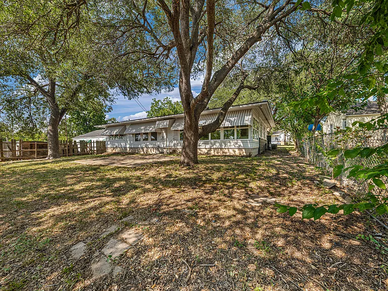 32300 Proctor Ave — Photo 51