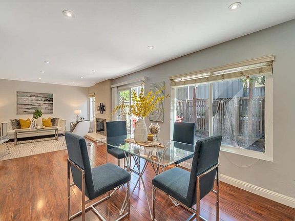 4th image of 22826 Poplar Grove Sq
