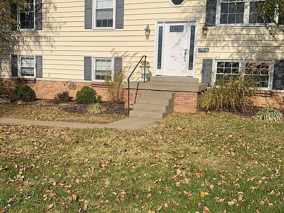 4th image of 580 Castle Ct