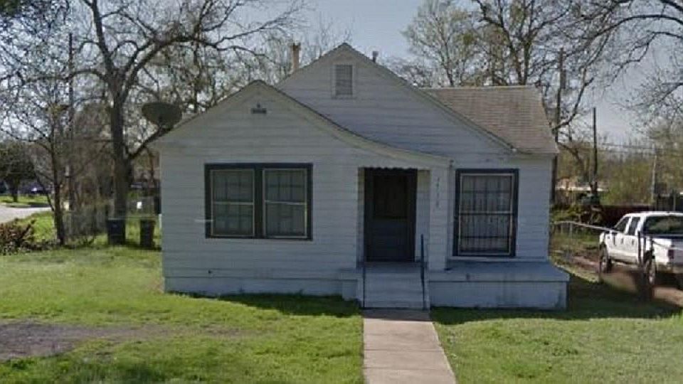 2nd image of 3732 Ada Ave