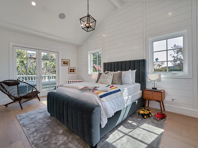 2439 S Beverly Dr — Photo 15