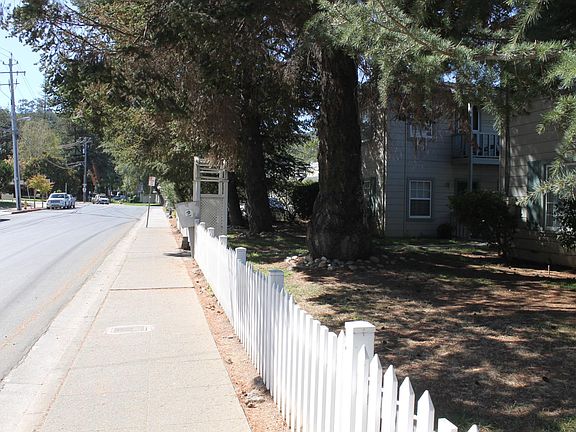 5th image of 17 Pleasant St APT 1