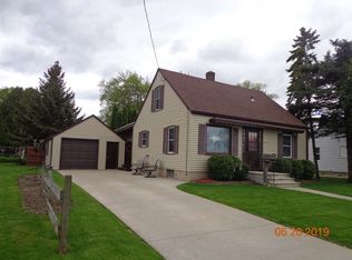 829 9th St, Menasha, WI 54952