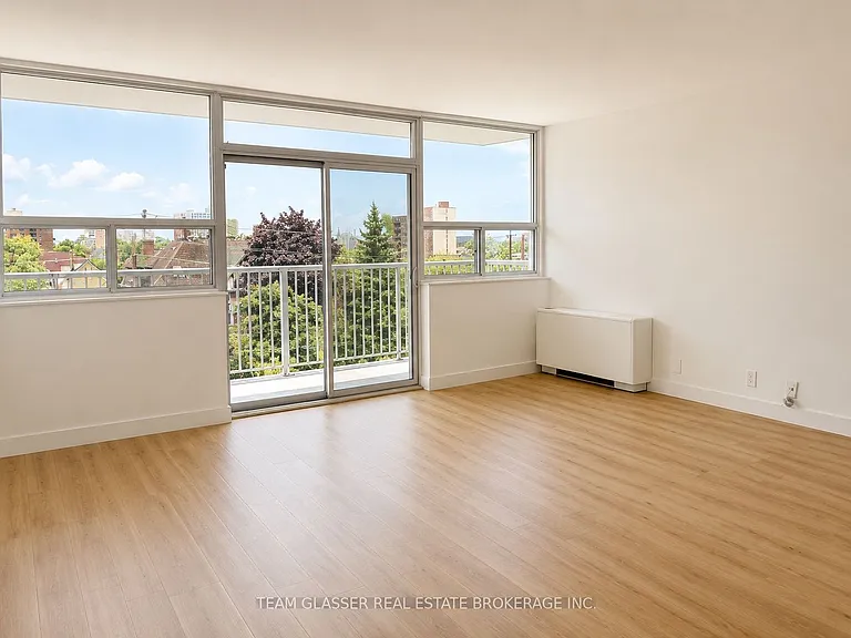 396 Queens Ave #506 — Photo 8