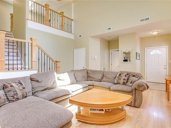 3rd image of 2132 Creeks Edge Dr