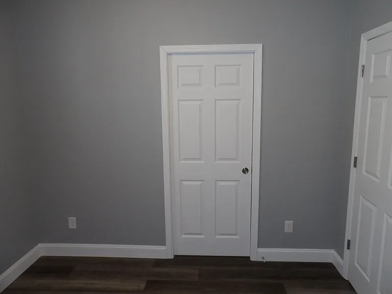 240 E Court St — Photo 26