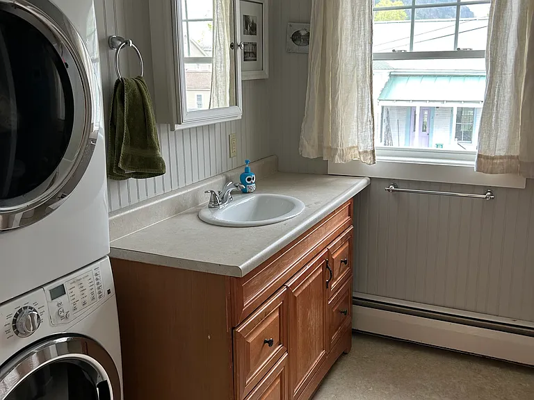 2 Lawrence Ln #B — Photo 10