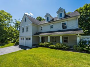176 Valley Rd, Cos Cob, CT 06807