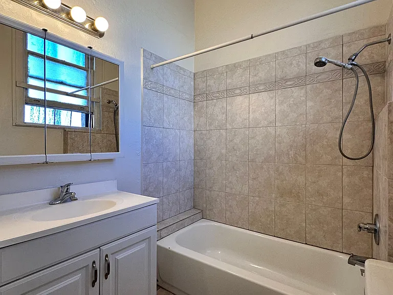 O'Farrell Apartments — Photo 10