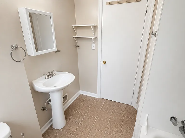 1102 Forest Park Blvd NW — Photo 8