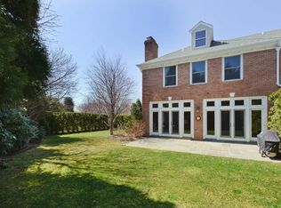 97 Coopers Farm Rd, Southampton, NY 11968