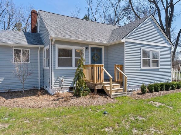 1284 Rochester Rd, Leonard, MI 48367