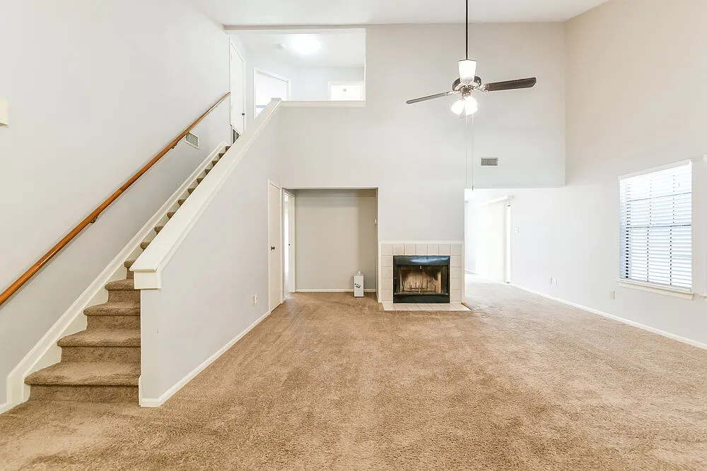 3 bed, 2.5 bath, 1467 sqft, $1,795 — Photo 4