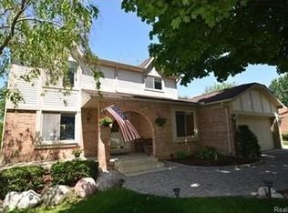 38754 Reo Ct, Livonia, MI 48154