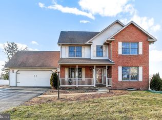 20 Fox Tail Dr, Hanover, PA 17331