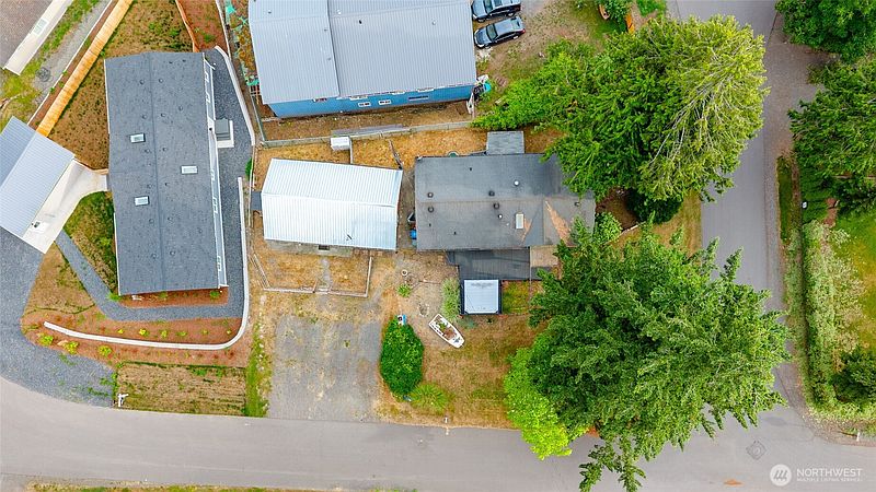 4th image of 4582 Guemes Way