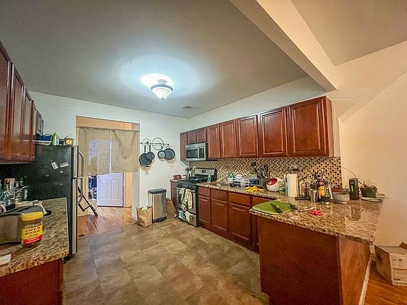 3rd image of 329 Lewis Ave #1A