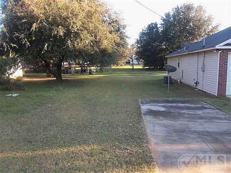5th image of 839 Arlington Cir
