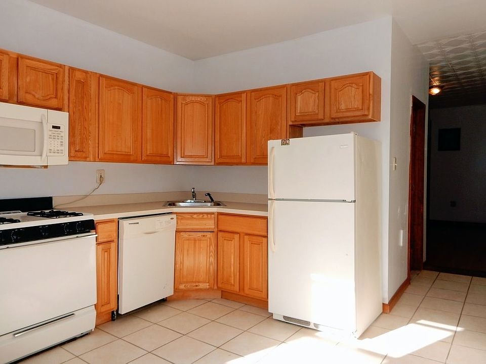 1st image of 258 12th St APT 3