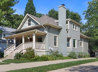 943 Forest Ave, Deerfield, IL 60015