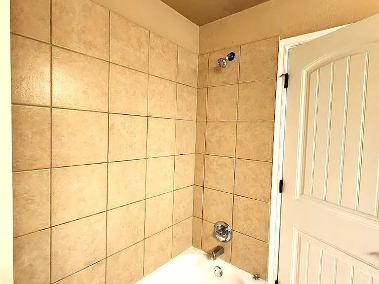 13705 & 13707 Oxford Dr — Photo 30