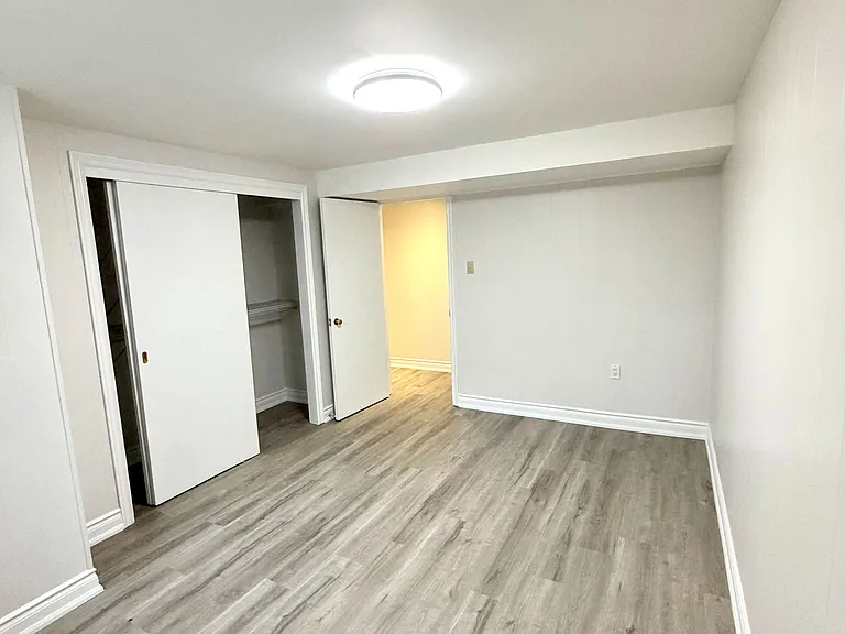 73 Boothbay Cres #LOWERFL — Photo 10
