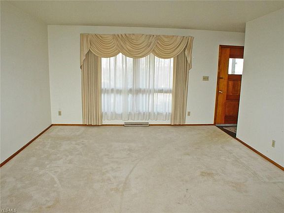 2nd image of 293 Laurel Dr