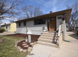 219 N Marion Ave, Bartlett, IL 60103
