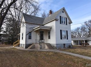 519 N Maple St, Staunton, IL 62088