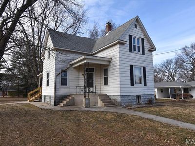 519 N Maple St, Staunton, IL, 62088