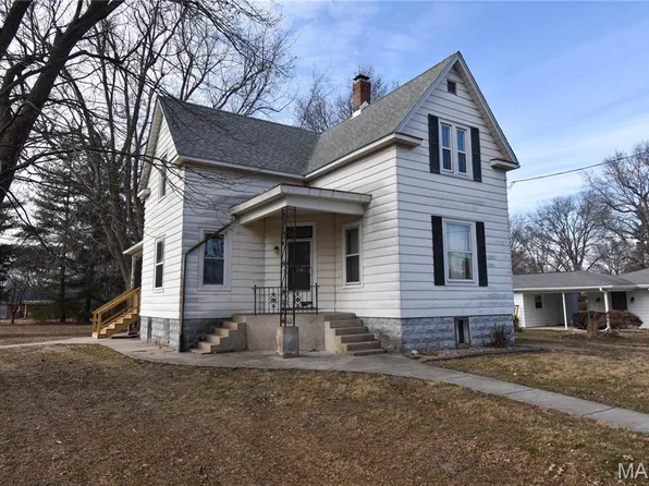 519 N Maple St, Staunton, IL 62088